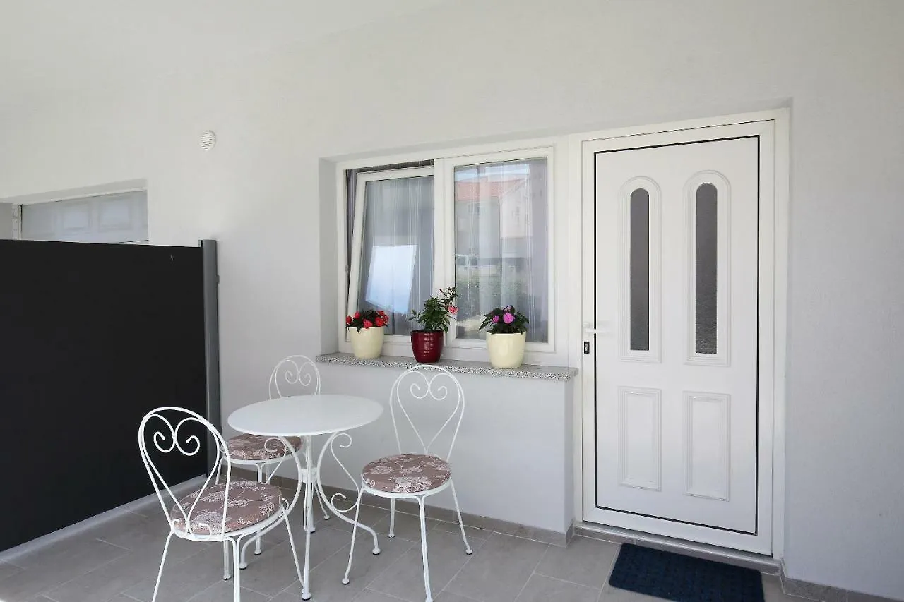 Niko Apartment Nin