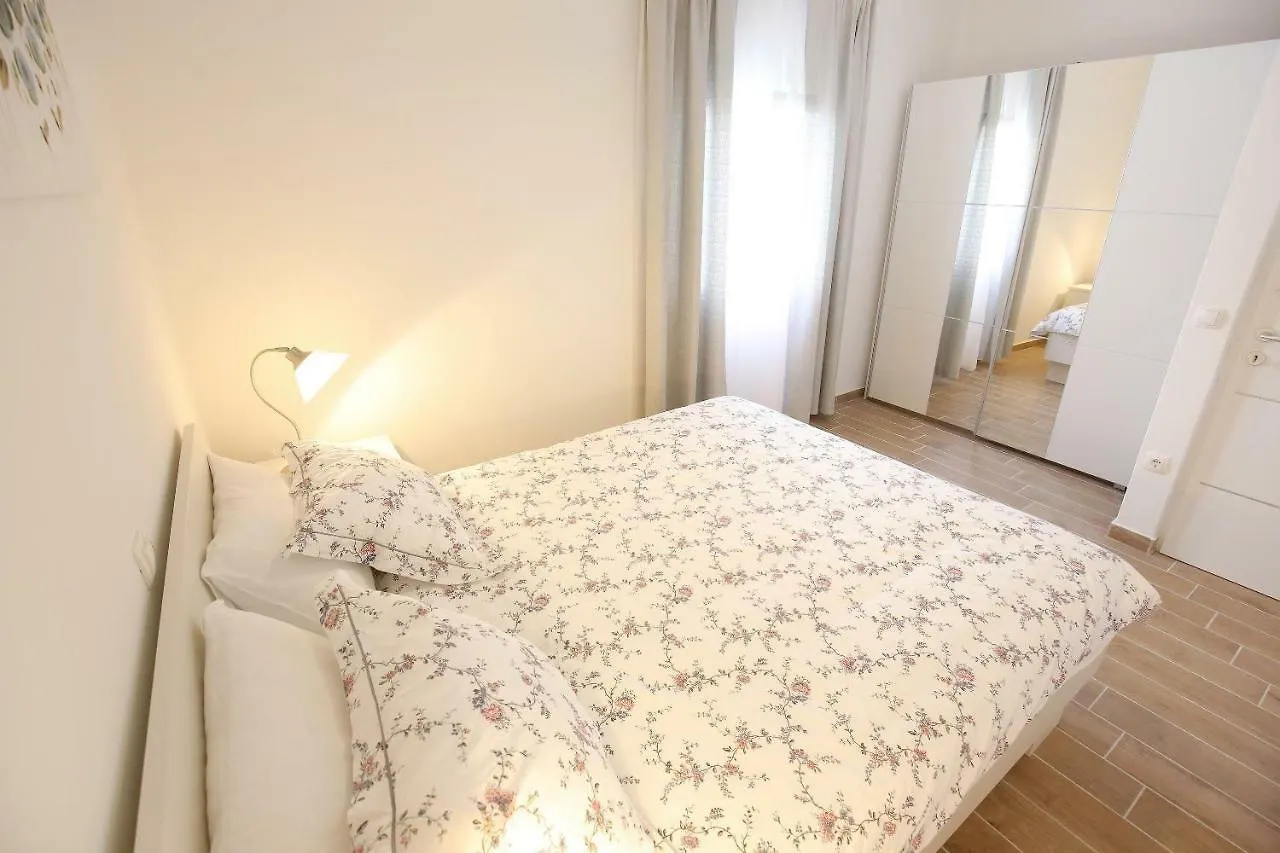 Niko Apartment Nin