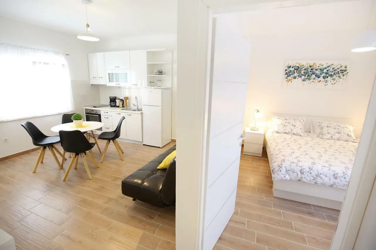 Niko Apartment Nin Croatia