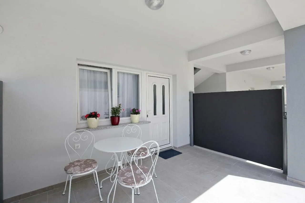 Niko Apartment Nin