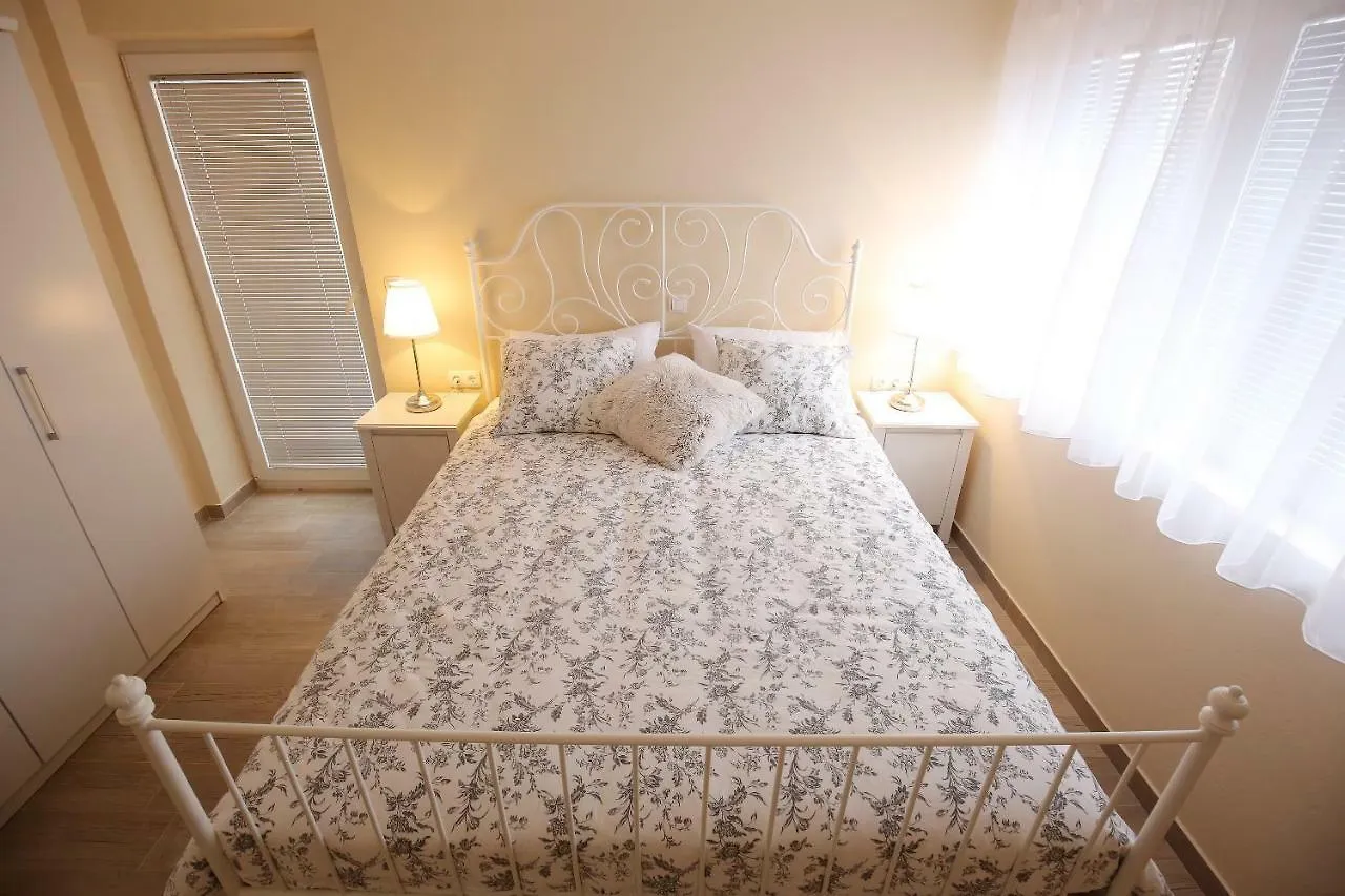 Niko Apartment Nin
