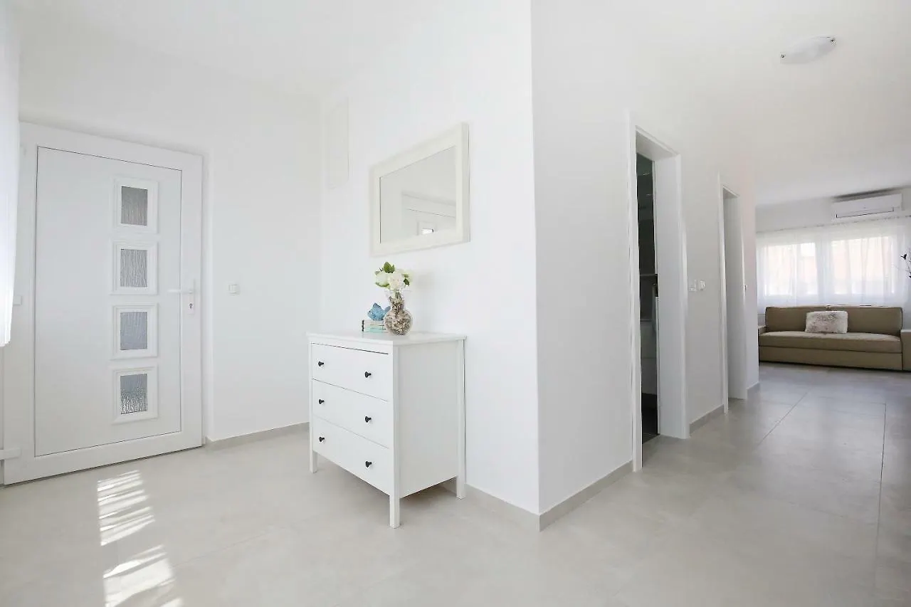 Niko Apartment Nin Croatia
